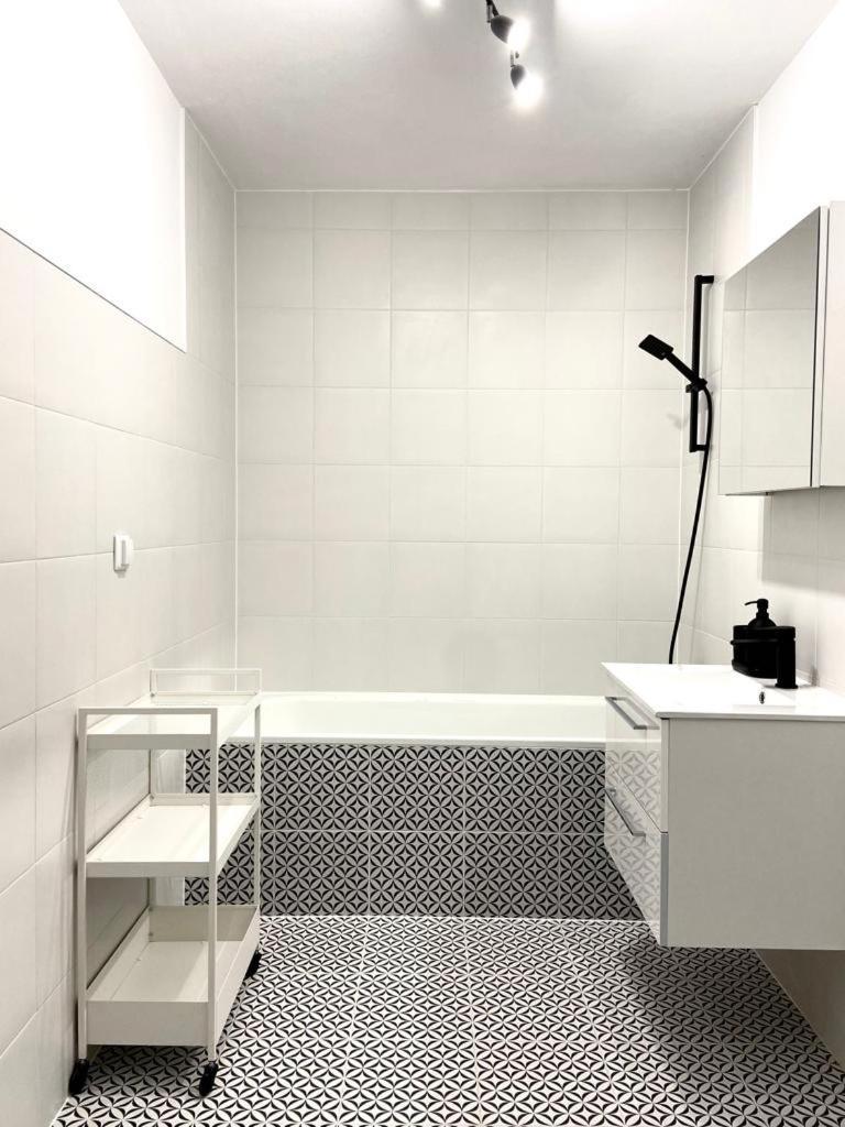 Oomph Warsaw Center Well Designed Apartment With Balcony Екстер'єр фото